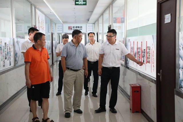 中国科学院专家参观乾港集团 中国科学院专家参观乾港集团