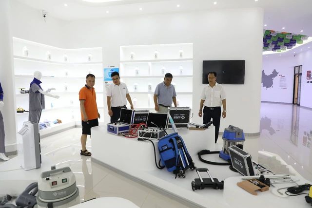 中国科学院专家参观乾港集团 中国科学院专家参观乾港集团