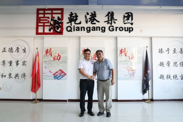 中科院专家与董事长合影 中科院专家与董事长合影