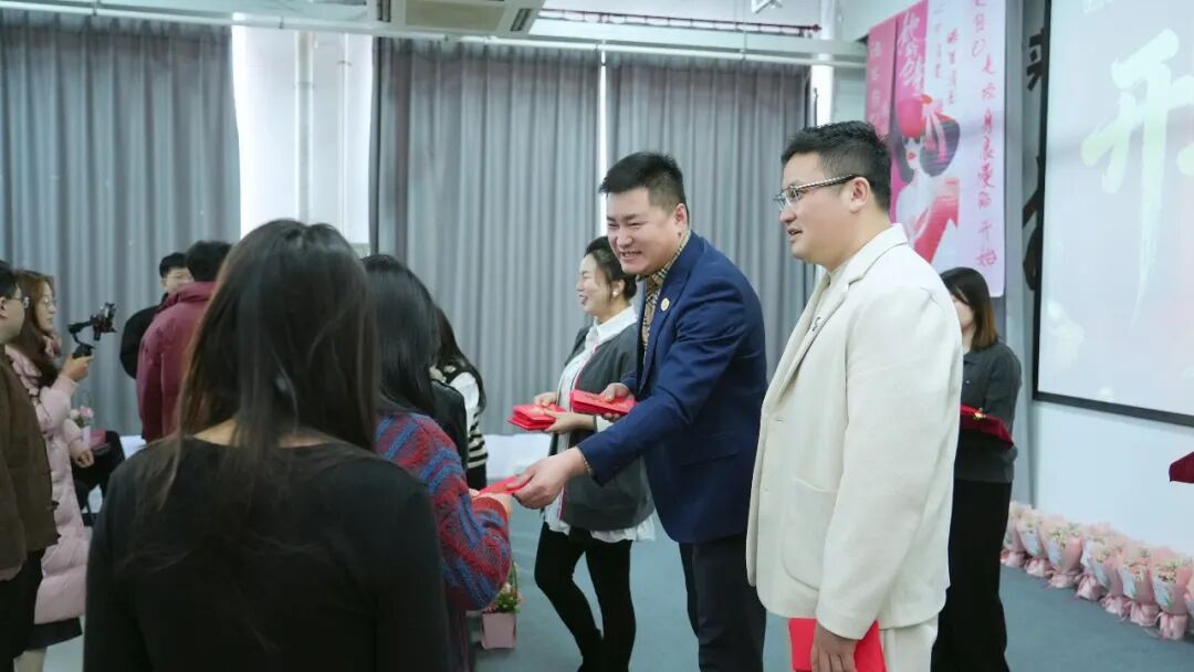 http://qg-group.cn/